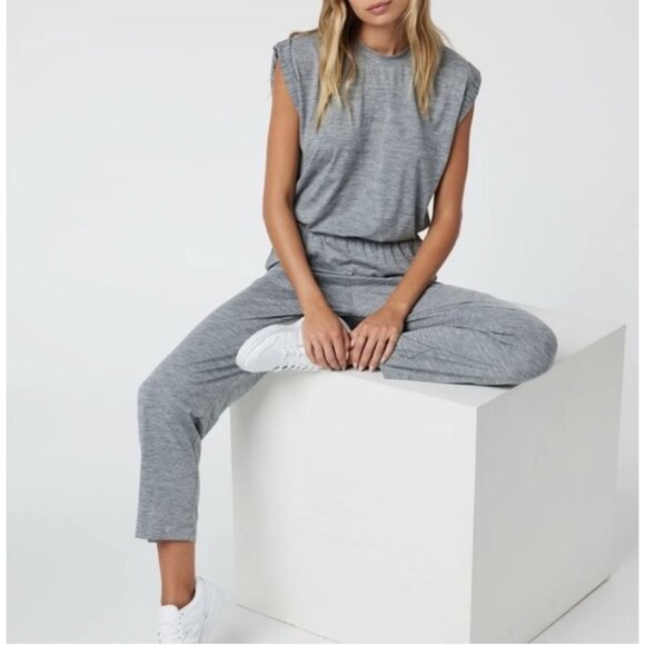 NWT Vuori Large Lux Crew Jumpsuit Short Sleeve Pockets Mallorca Gray MSRP$138 - Picture 10 of 16